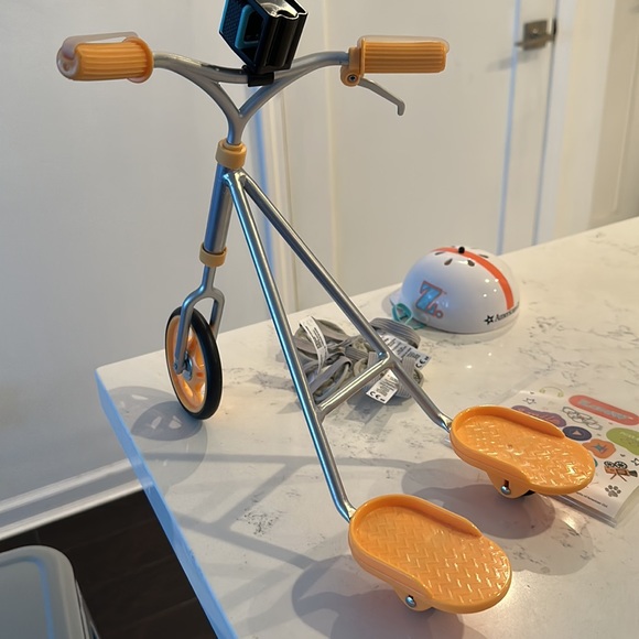 American Girl Z's Scooter set - Picture 6 of 8